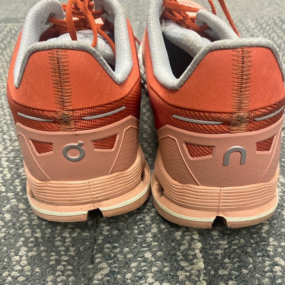 On Running Women’s Cloudflyer Shoes Ginger/White Size 10.5 - Picture 8 of 11